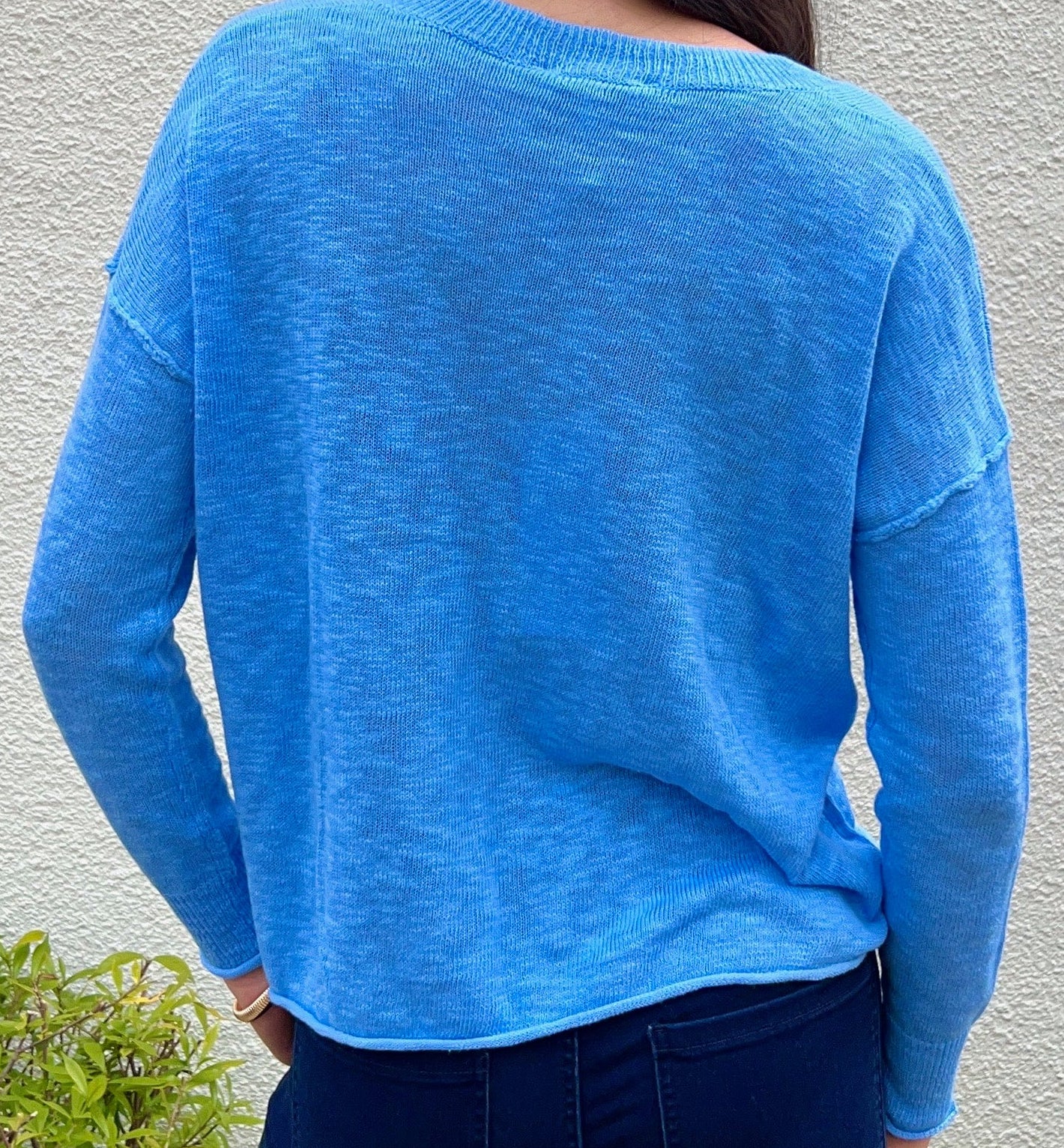 Pool Blue Vneck