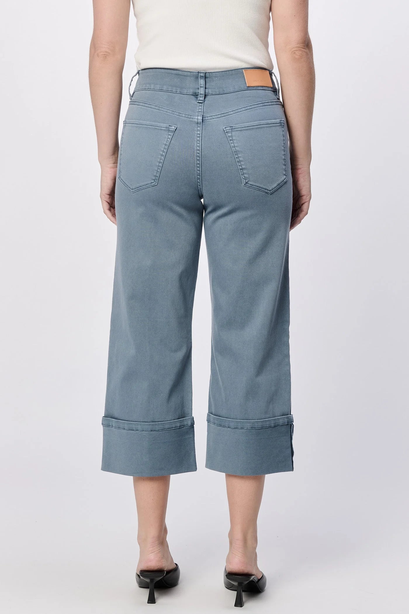 Holly Seam Front Straight Leg Crop