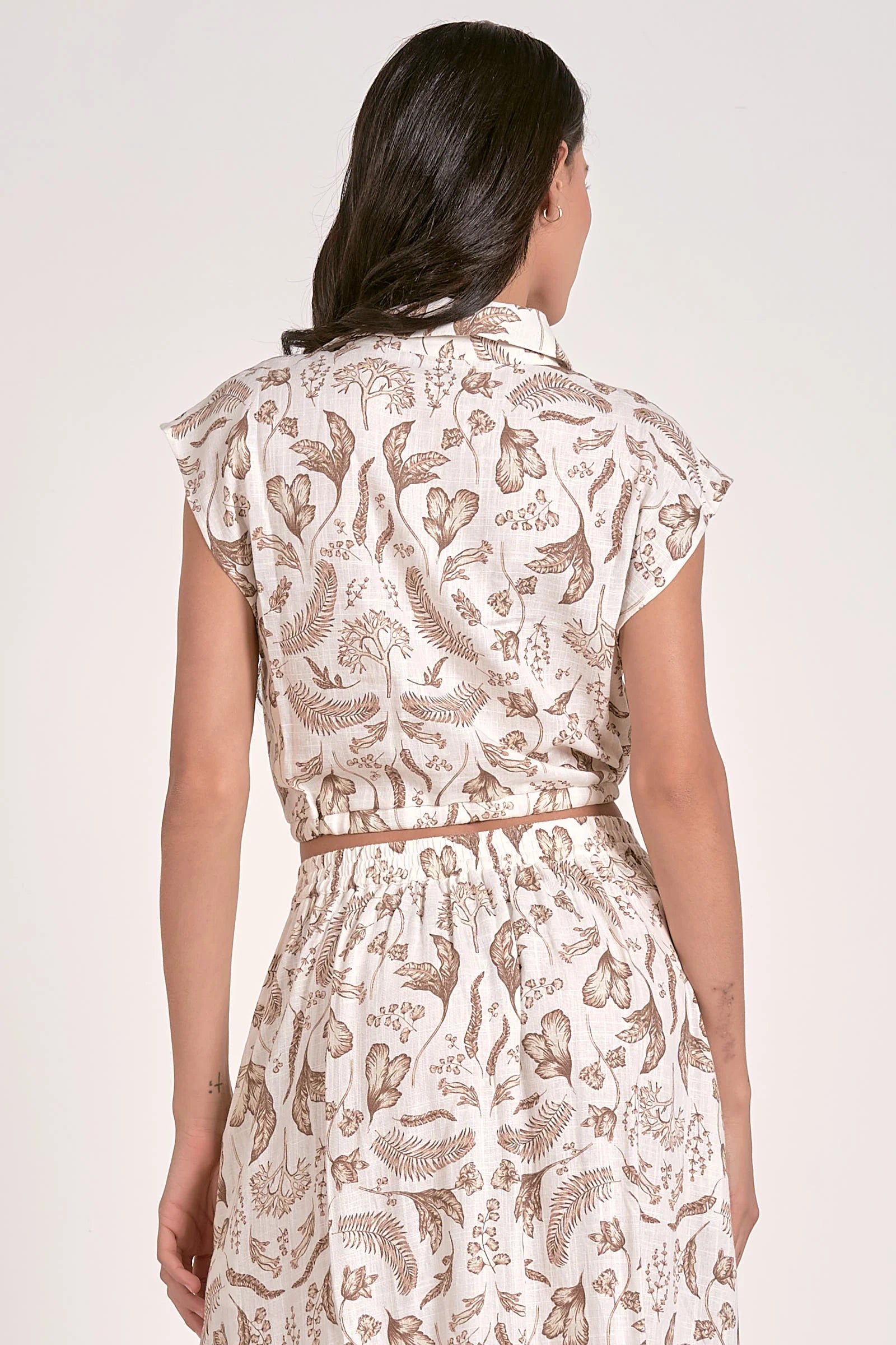 Erian S/L Tie Top