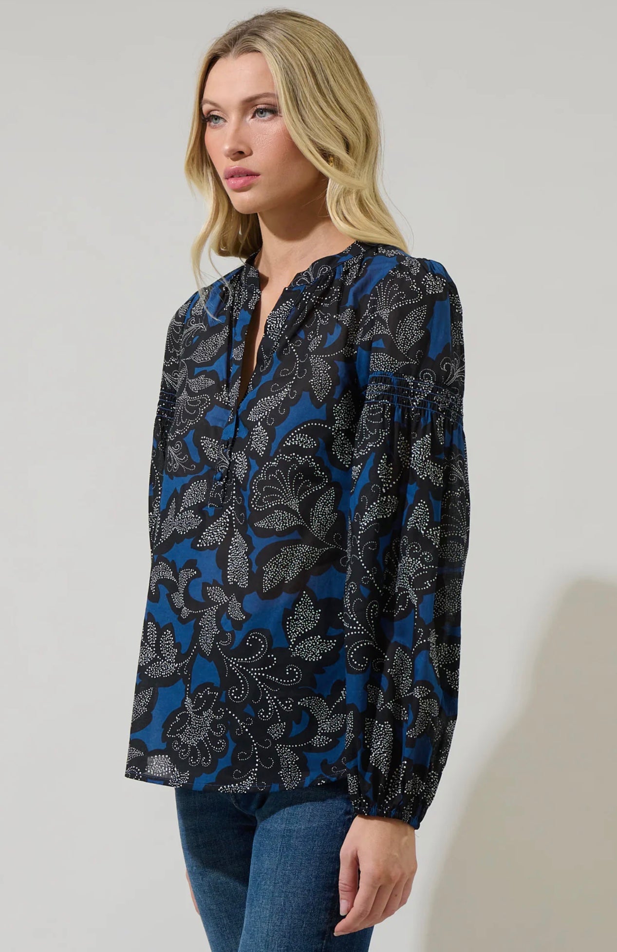 Aurina Split Neck Top