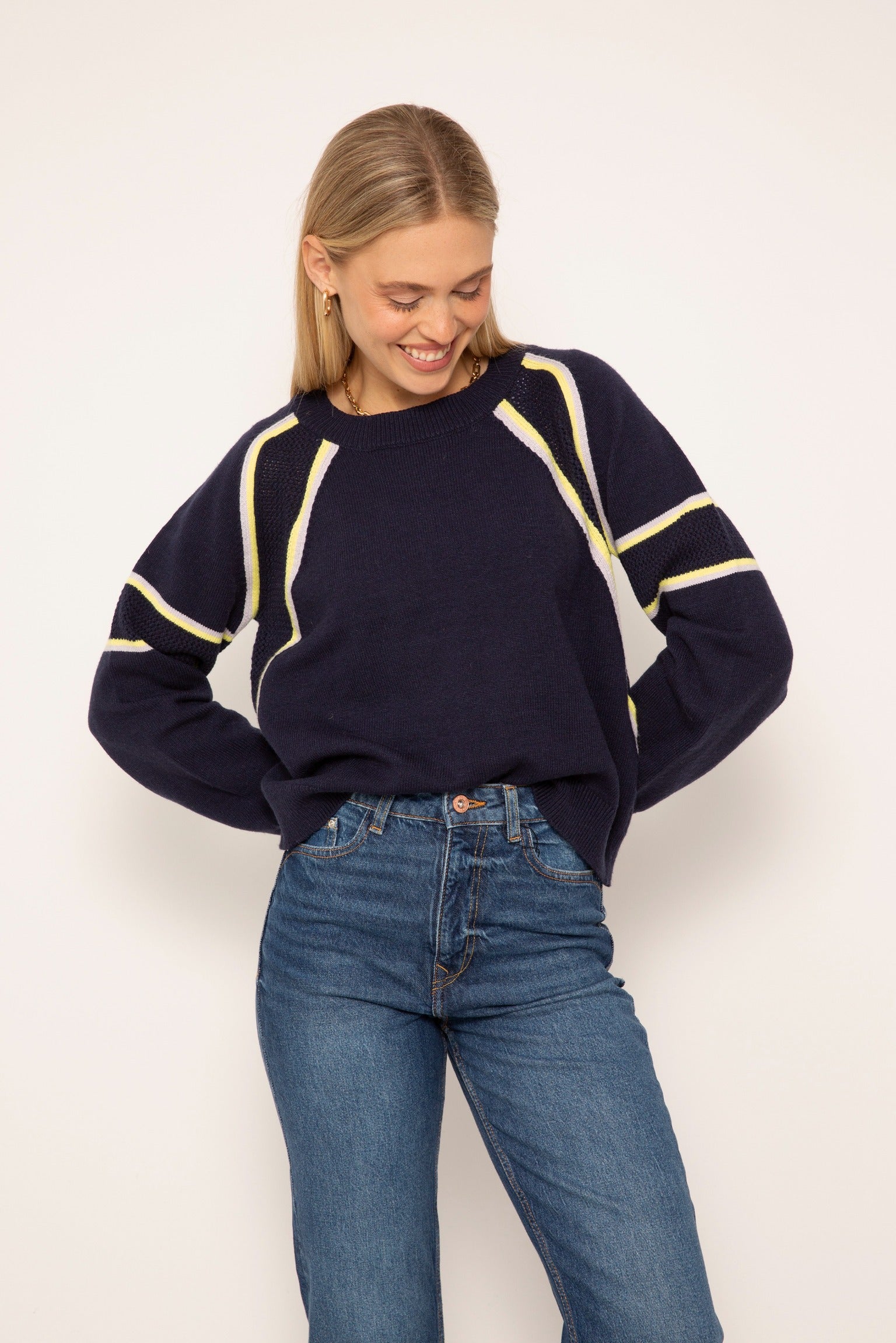 MAPLE RAGLAN SLEEVE SWEATER