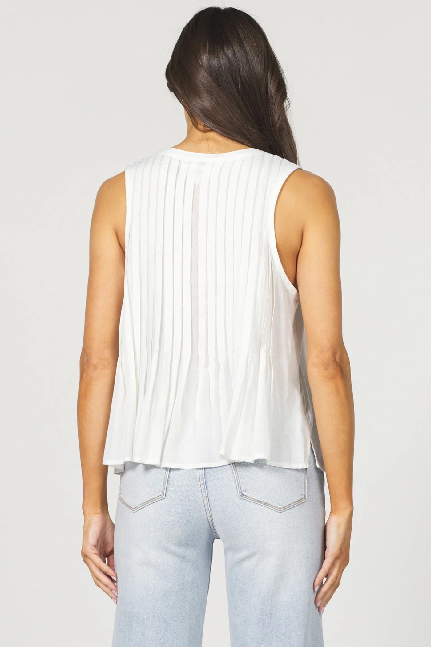 Myron Sleeveless Henley