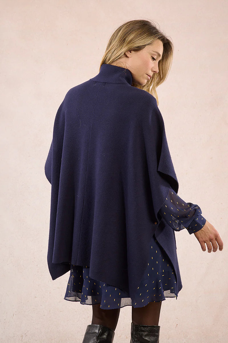 Bavy Knitted Cape
