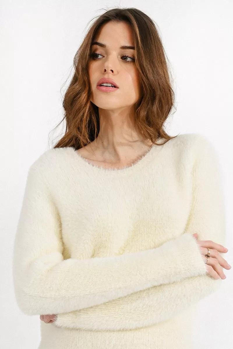 round-neck-sweater-soft-knit_1.webp